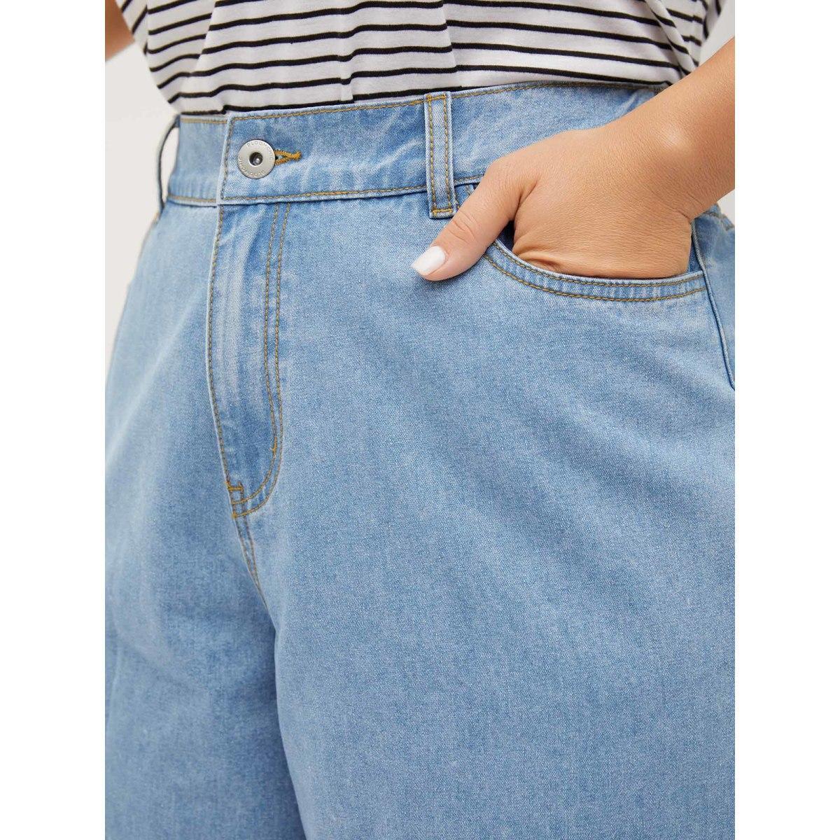 Plus Size Stretchy Waist Flared Hem Jeans Women Bluevintage Medium stretch Slanted pocket Jeans BloomChic 10/M Product Image