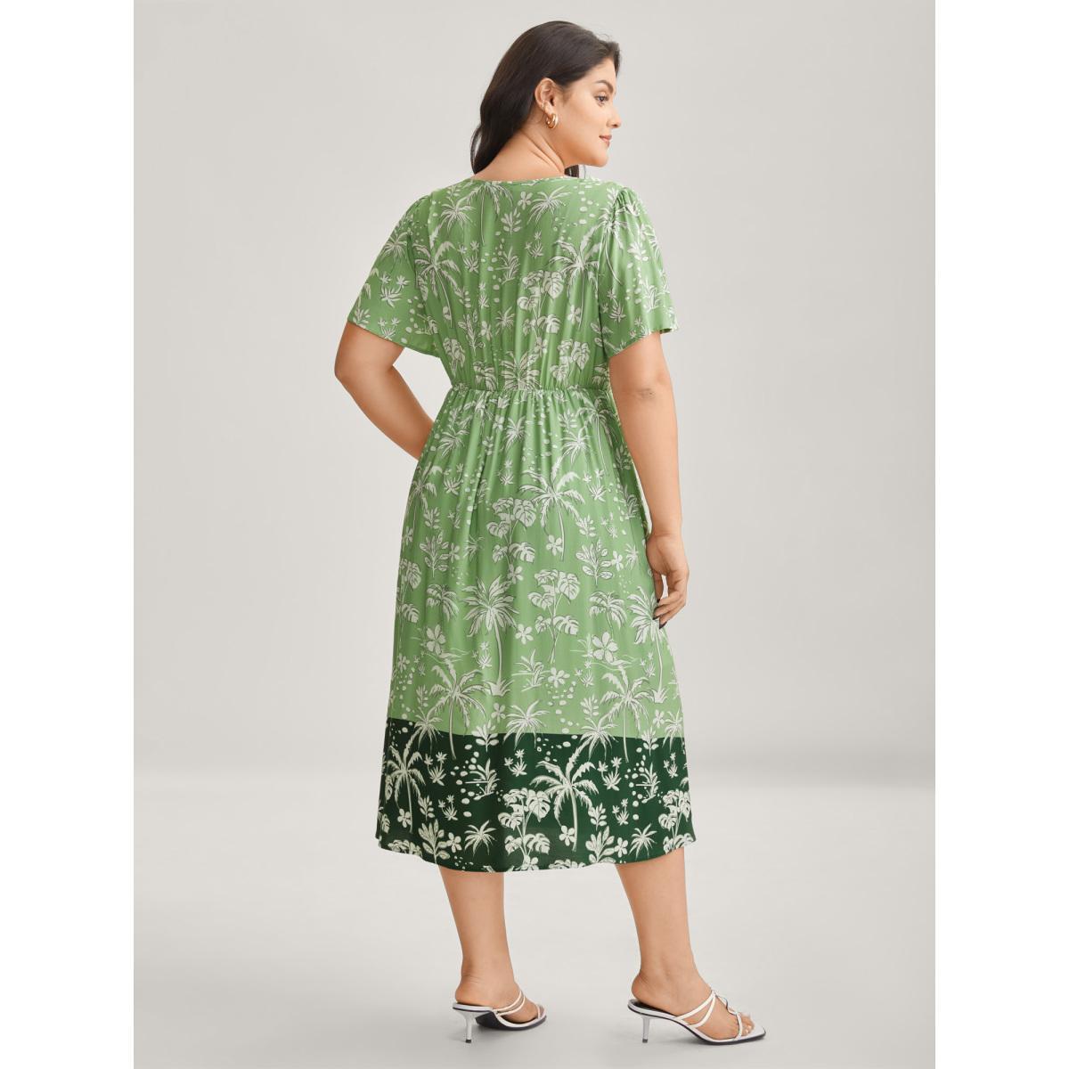 Plus Size Tropical Mood Color Contrast Midi Dress Truegreen Women Heart neckline Short sleeve Curvy BloomChic 22-24/3X Product Image