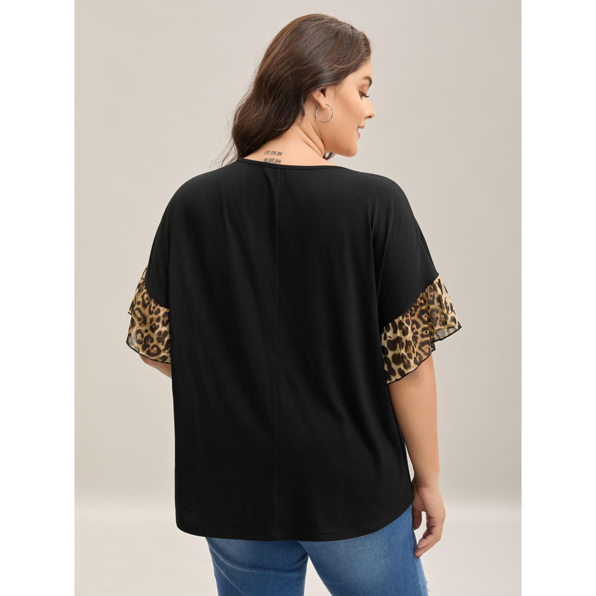 Plus Size Leopard Pattern Spliced Fitted T-Shirt Black Women Casual Gathered V-neck Everyday T-shirts BloomChic 22-24/3X Product Image