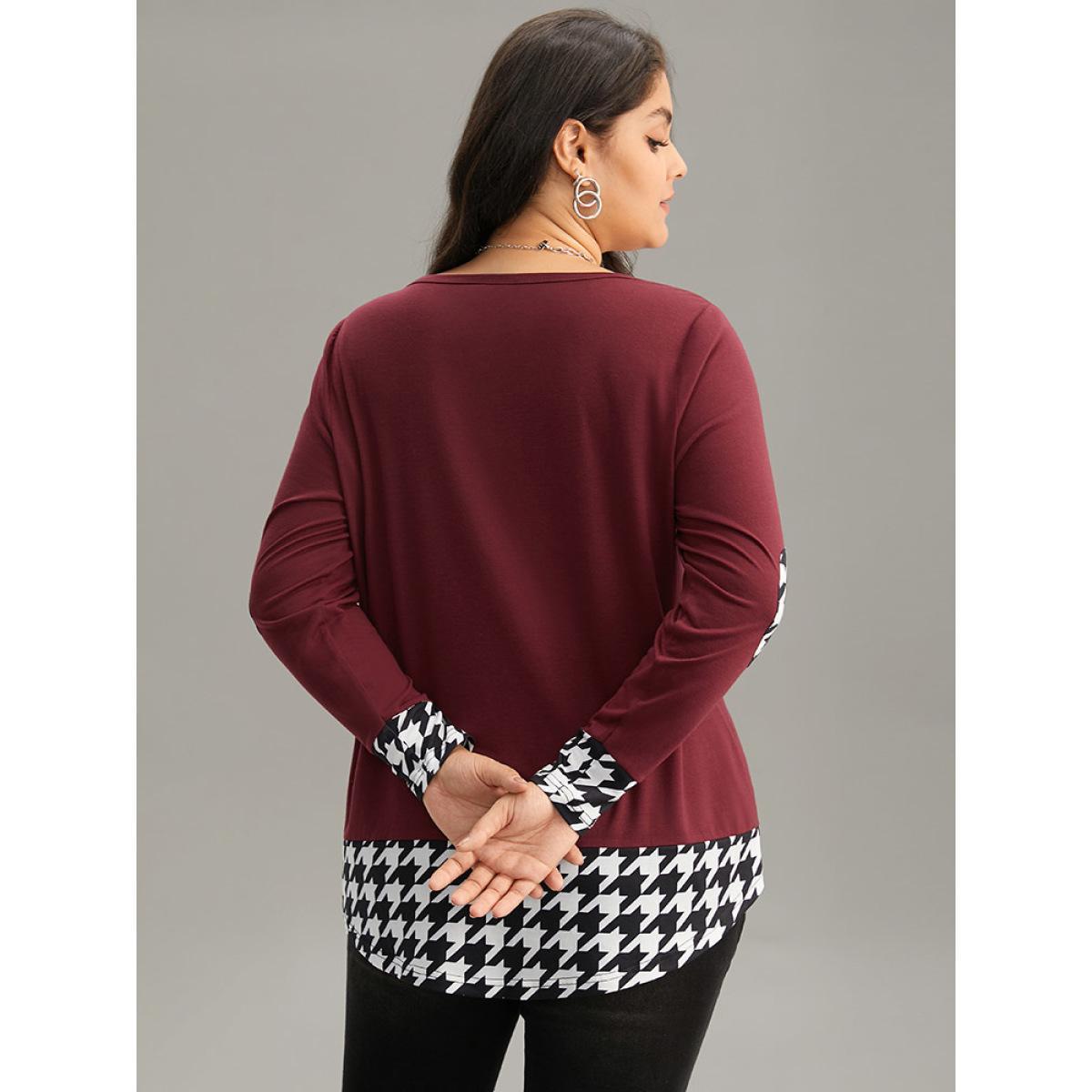 Plus Size Houndstooth Patchwork Contrast Arc Hem T-shirt Burgundy Women Casual Contrast Houndstooth Round Neck Dailywear T-shirts BloomChic 26/4X Product Image