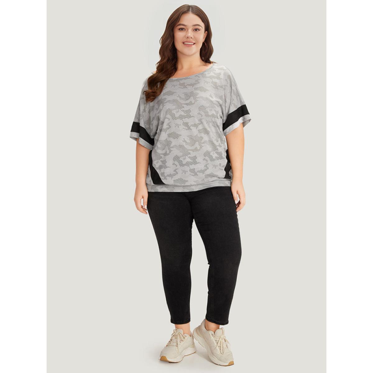 Plus Size Camo Contrast Patchwork Dolman Sleeve T-shirt Gray Women Sporty Contrast Camo Round Neck Dailywear T-shirts BloomChic 28/5X Product Image