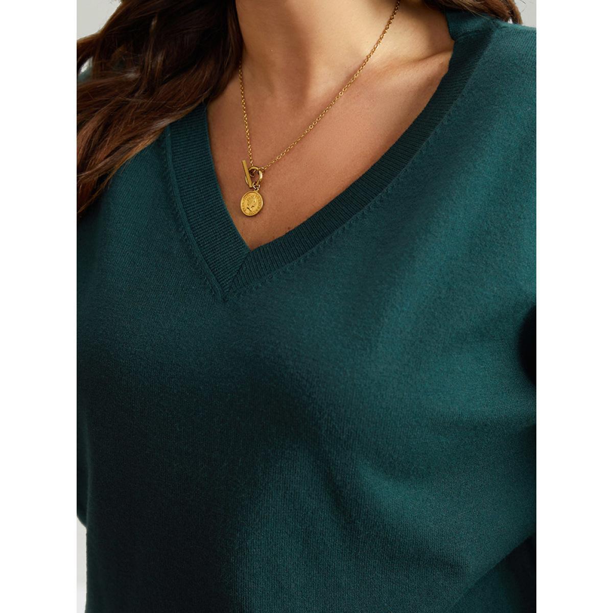 Plus Size Supersoft Essentials Snowflake Print V Neck Pullover DarkGreen Women Casual Loose Long Sleeve V-neck Festival-Christmas Pullovers BloomChic 14-16/1X Product Image