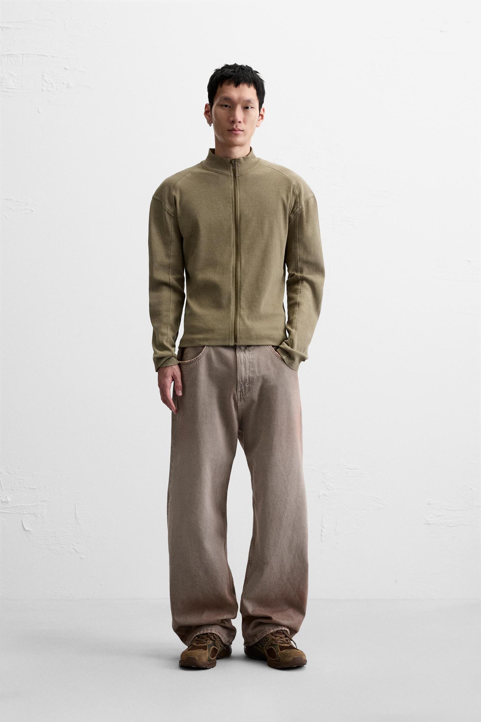 WASHED DETAIL ZIPPERED SWEATSHIRT Product Image