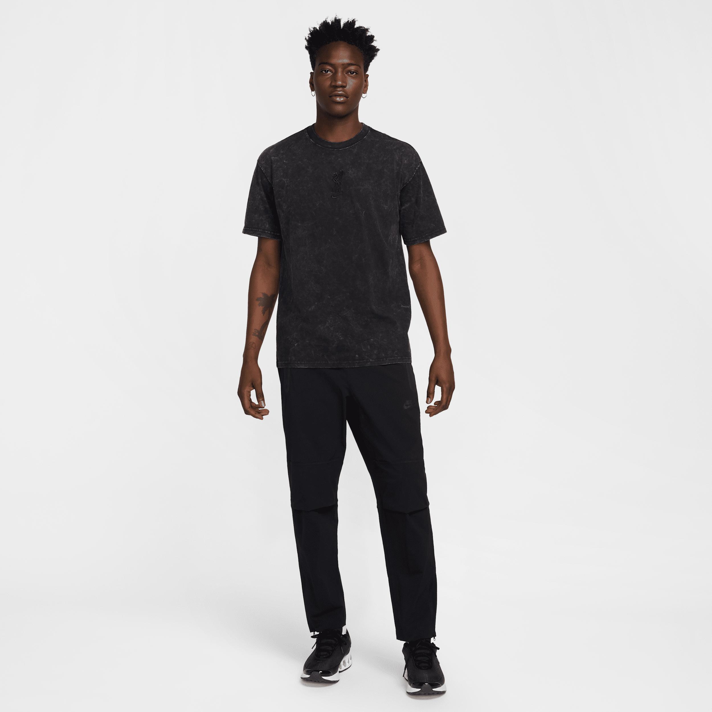 Liverpool FC Premium Essentials Nike Men's Soccer T-Shirt Product Image