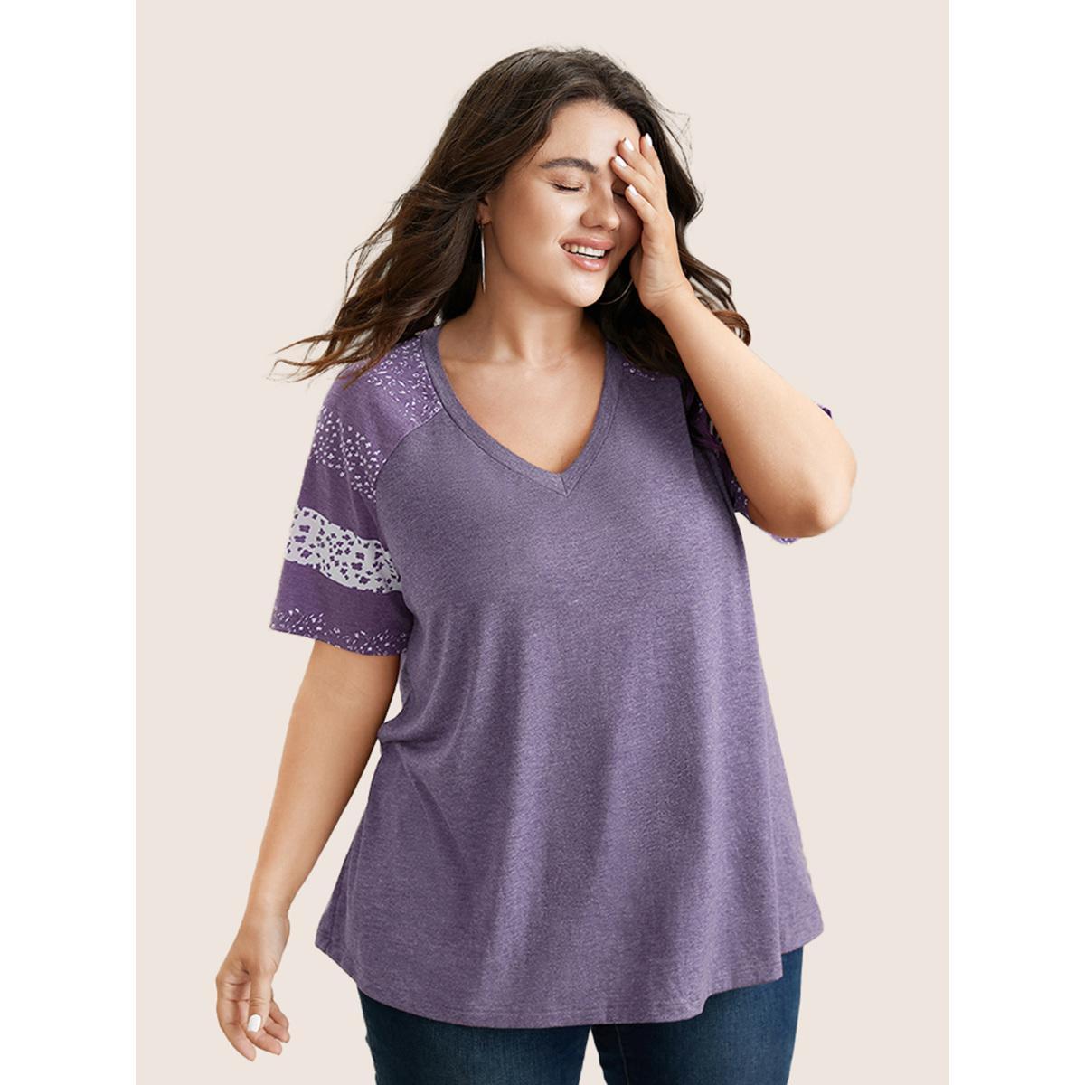 Plus Size Ditsy Floral Colorblock Contrast Raglan Sleeve T-shirt Mauve Women Casual Contrast Ditsy Floral V-neck Everyday T-shirts BloomChic 12/L Product Image