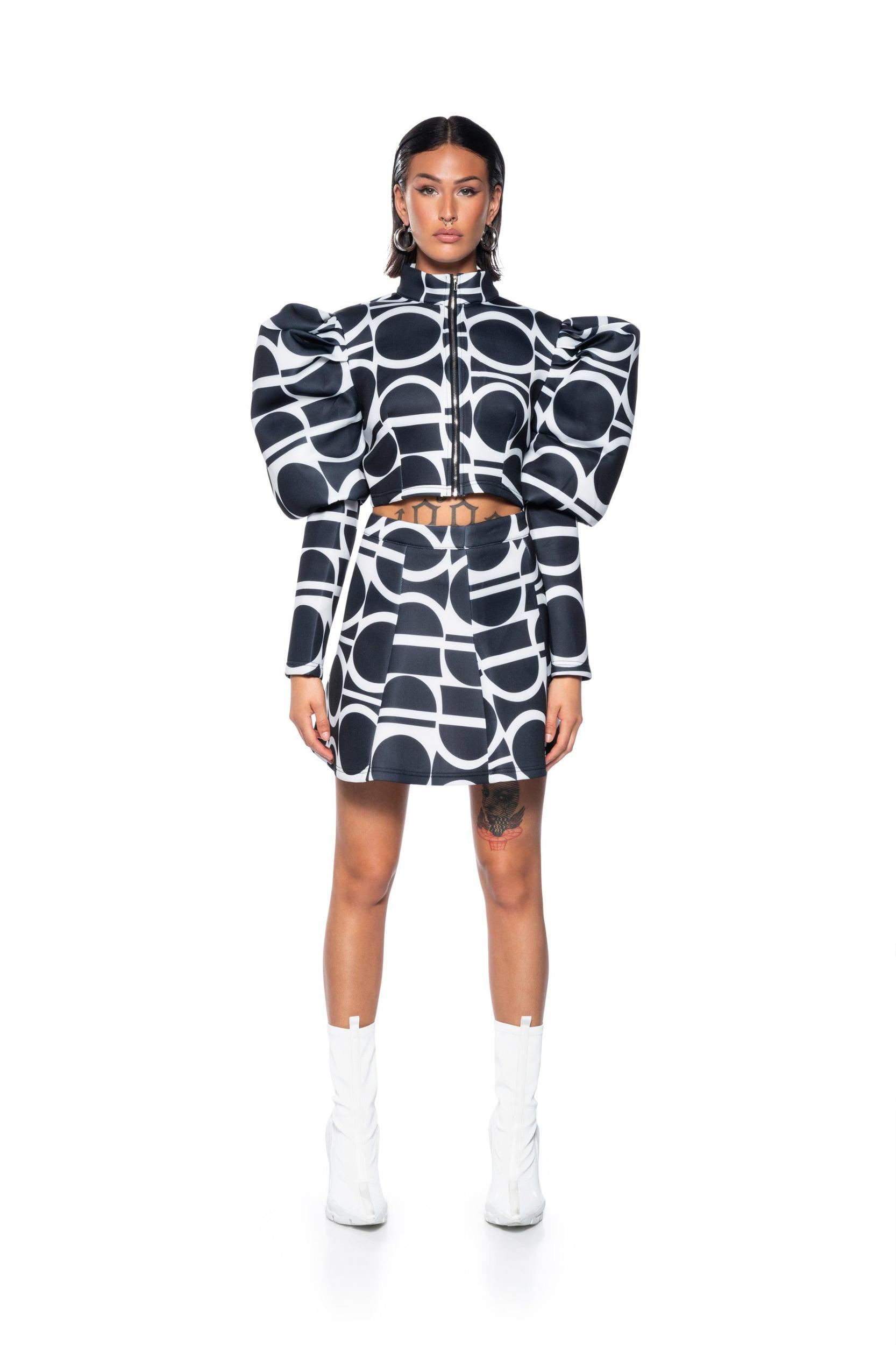 A LINE PRINTED SKIRT Product Image