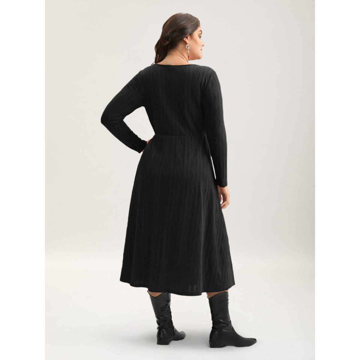 Plus Size Textured Knit Fit-And-Flare Midi Dress Black Women Casual Texture Round Neck Long Sleeve Curvy BloomChic 26/4X Product Image