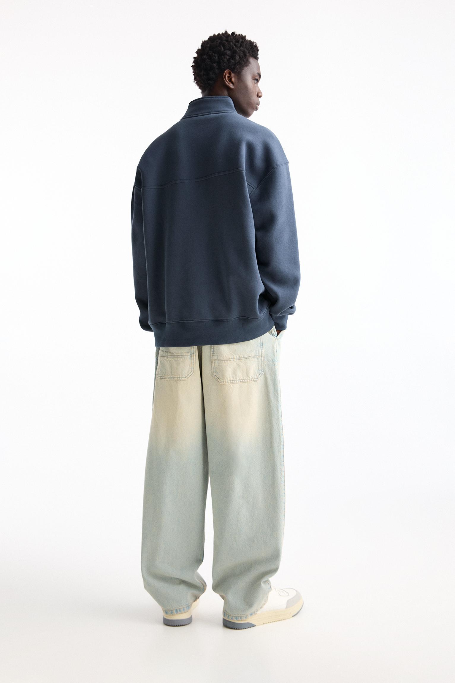 Quarter-zip sweatshirt Product Image