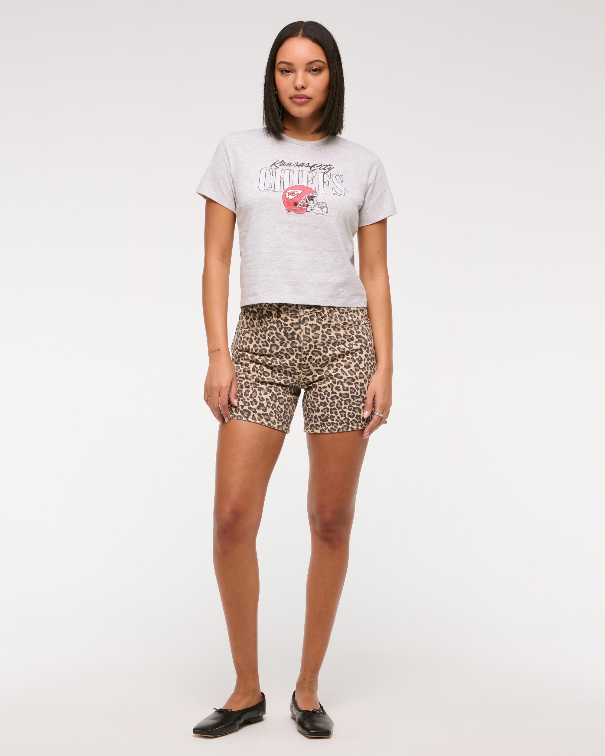Short-Sleeve Kansas City Chiefs Graphic Skimming Tee Product Image