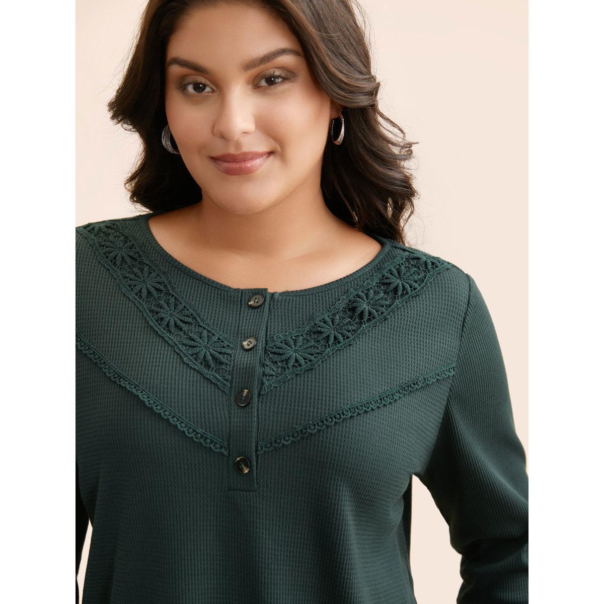Plus Size Solid Waffle Knit Lace Trim T-shirt DarkGreen Women Casual Woven ribbon&lace trim Round Neck Everyday T-shirts BloomChic 28/5X Product Image