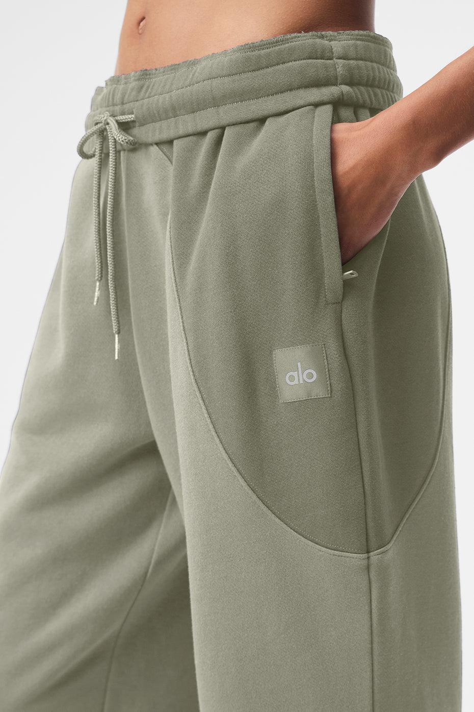 Alo Yoga | Make Waves Sweatpant Green, Size: 2XL WOMEN/XL MEN Product Image