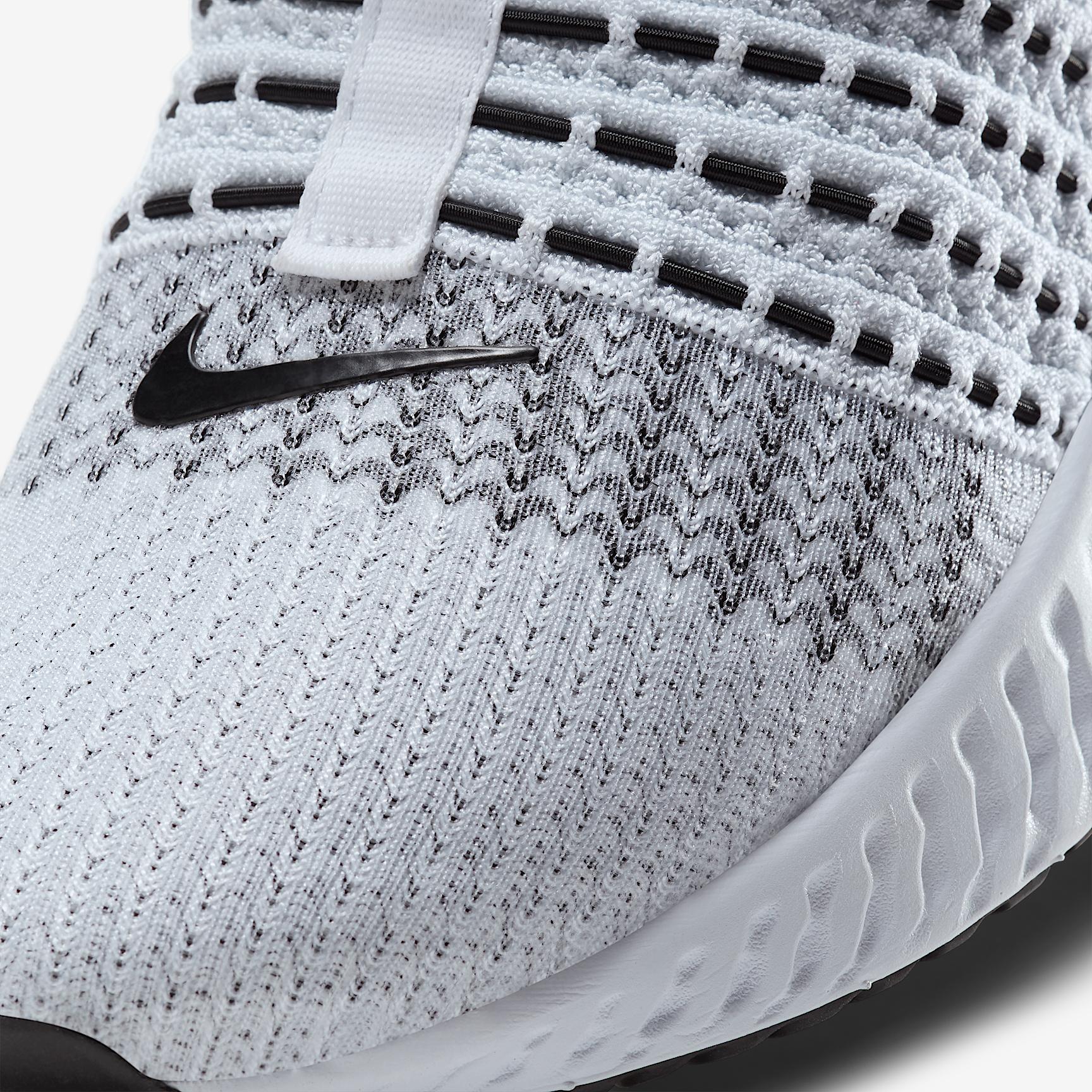 Nike Mens React Phantom Run Flyknit 2 Running Shoes in True White/Black/Pure Platinum Product Image