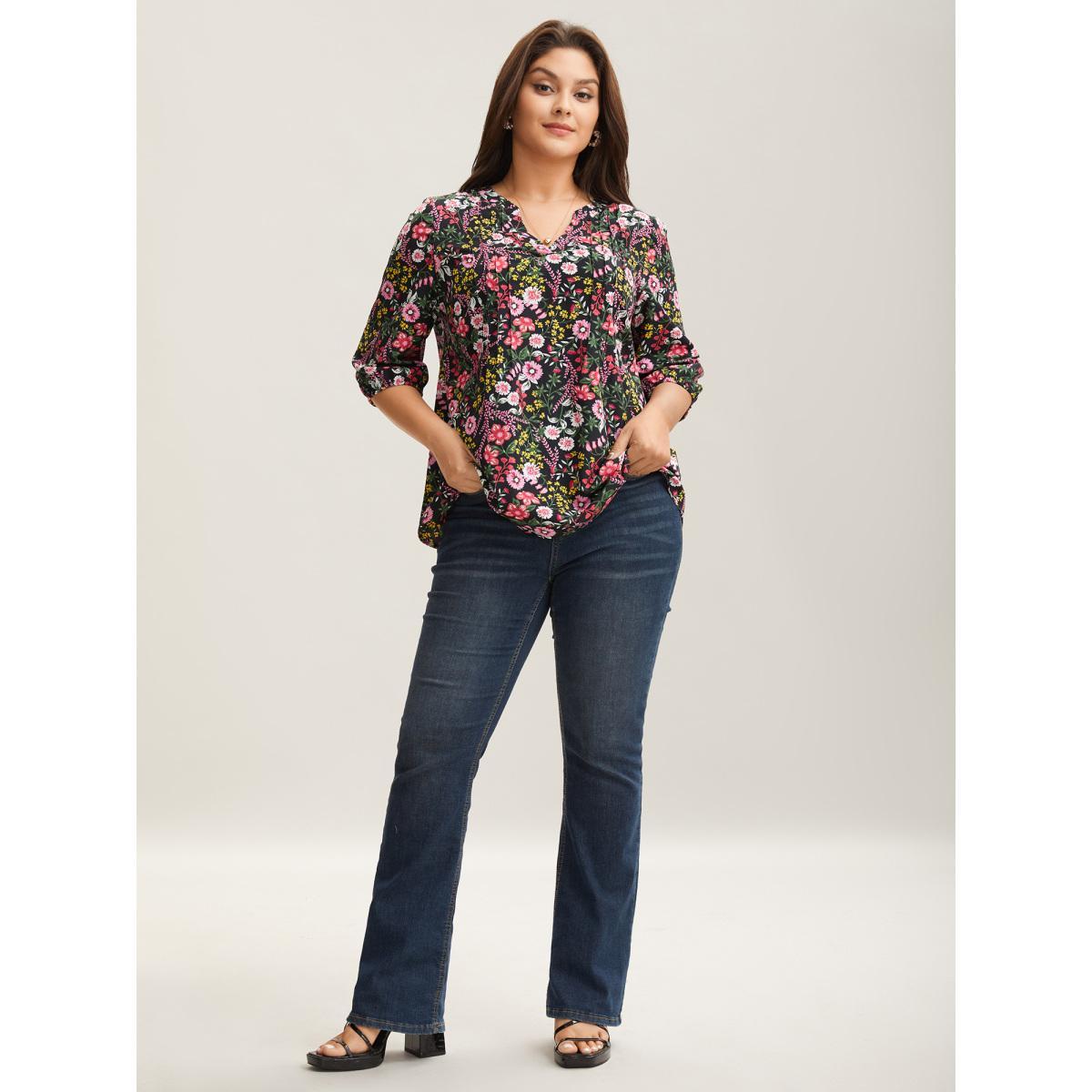Plus Size Black Floral Print Notched Collar Shirt Women Elegant Elbow-length sleeve Notched collar Everyday Blouses BloomChic 22-24/3X Product Image