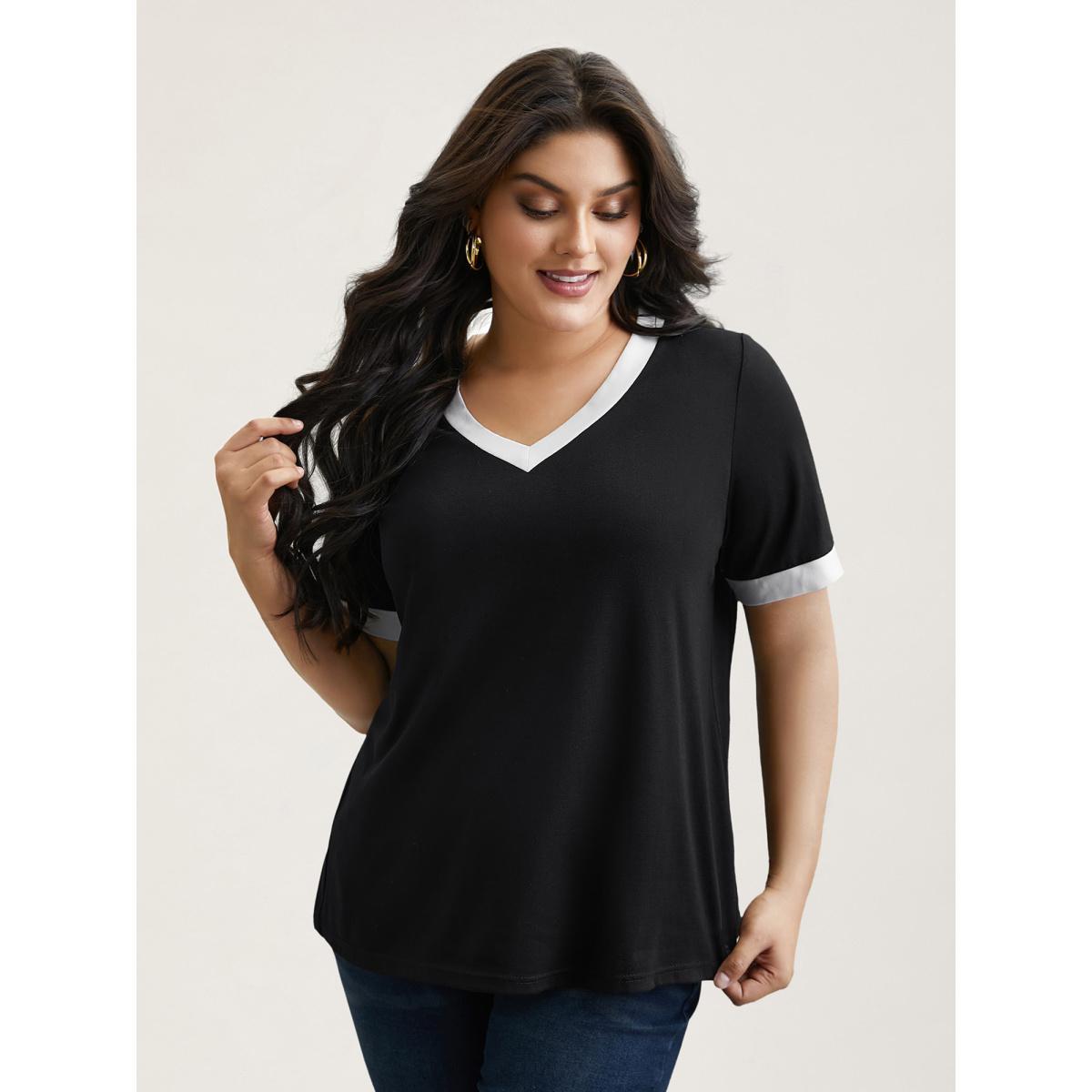 Plus Size Color-Block Stretchy V-Neck T-Shirt Black Women Casual Contrast V-neck Everyday T-shirts BloomChic 30/6X Product Image