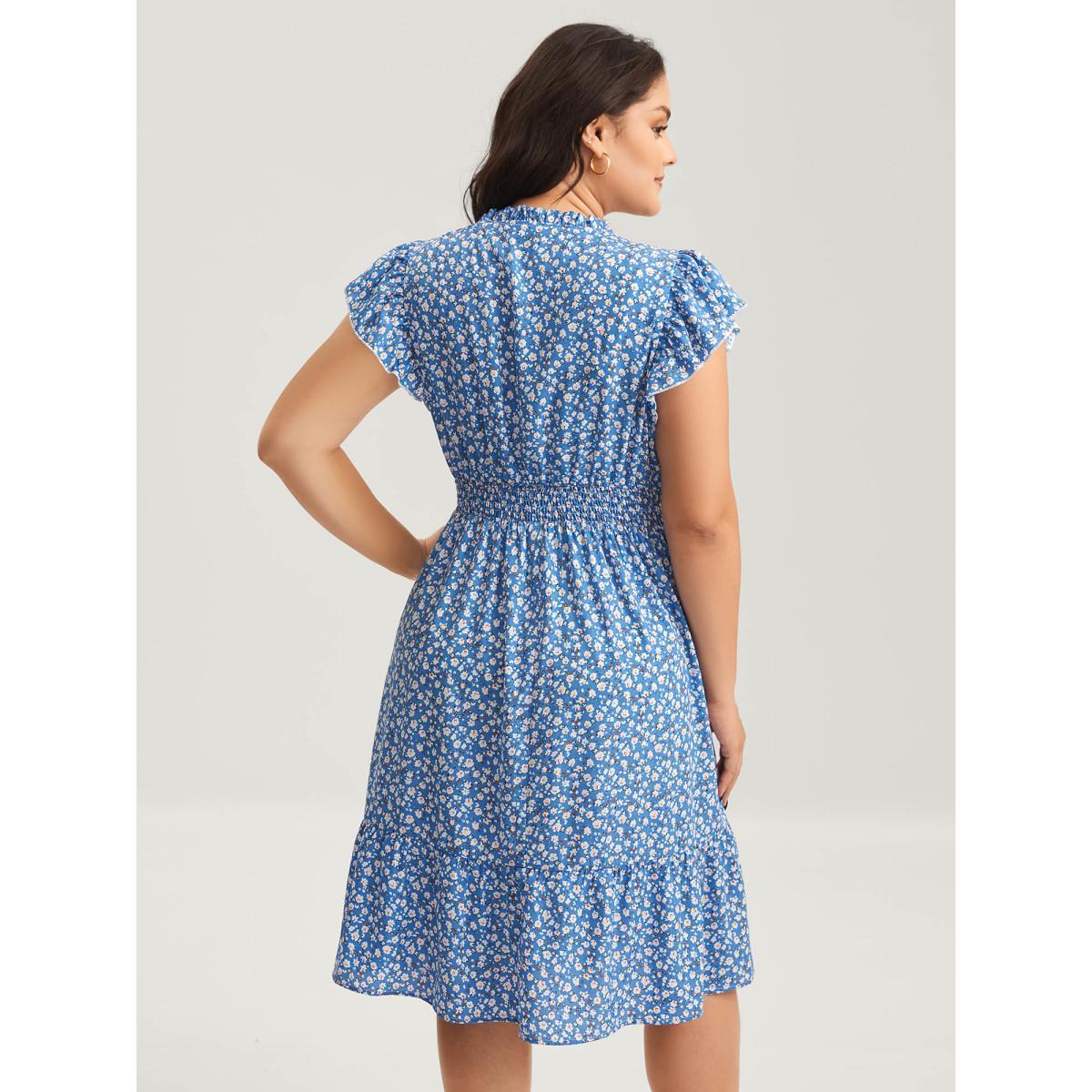 Plus Size Ditsy Floral Print Stretchy Waist Midi Dress Skyblue Women Notched collar Cap Sleeve Curvy BloomChic 10/M Product Image