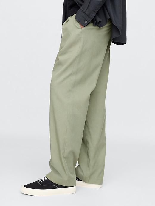UltraSoft Pleated Trousers Product Image
