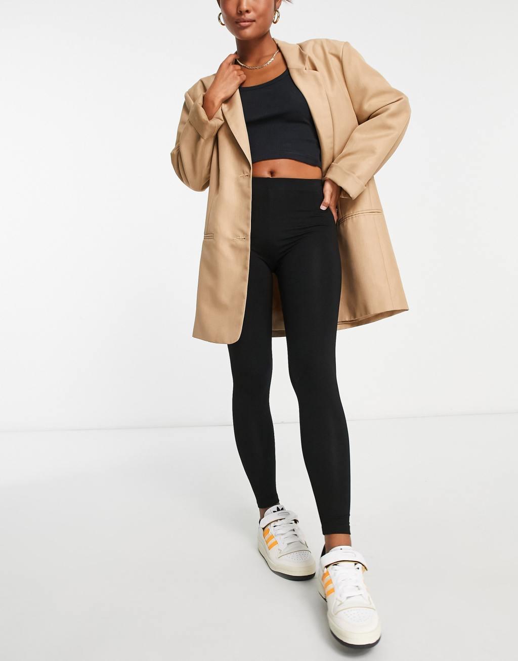 ASOS DESIGN Petite leggings in black Product Image