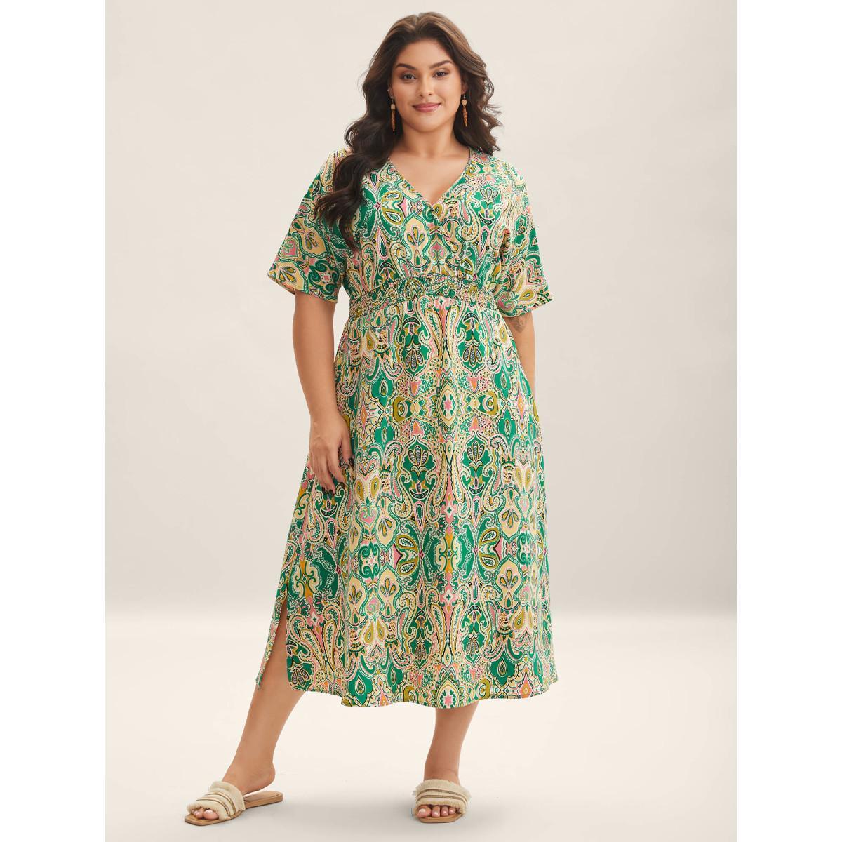 Plus Size Paisley Print Shirred Pockets Midi Dress Truegreen Women Overlap Collar Short sleeve Curvy BloomChic 30/6X Product Image