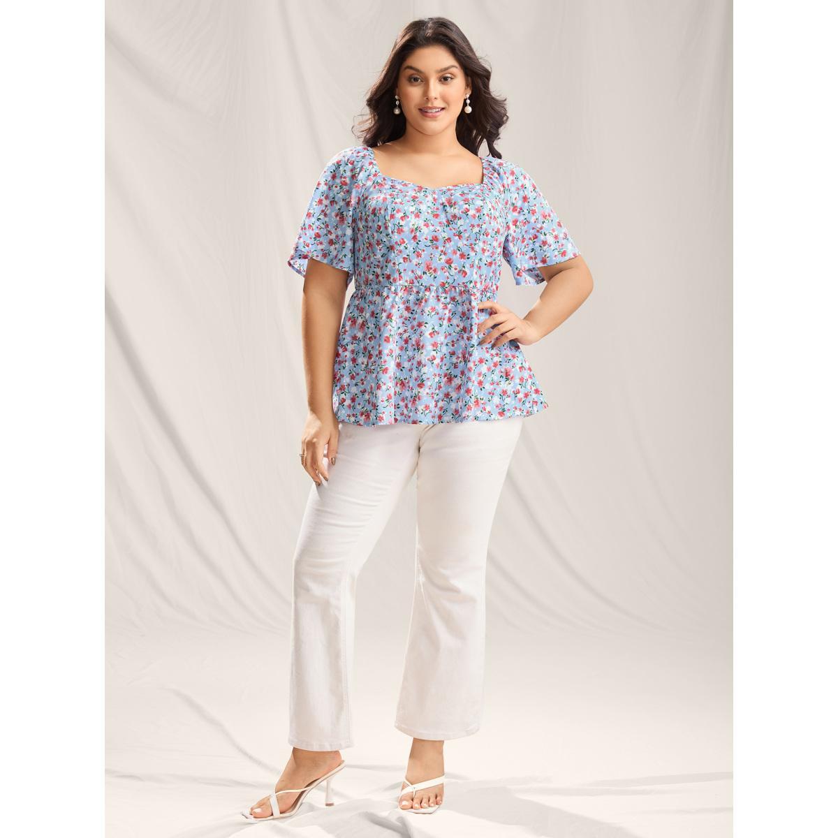 Plus Size LightBlue Floral Print Sweetheart Cinched-Waist Blouse Women Short sleeve Heart neckline Everyday-Elegant Blouses BloomChic 26/4X Product Image
