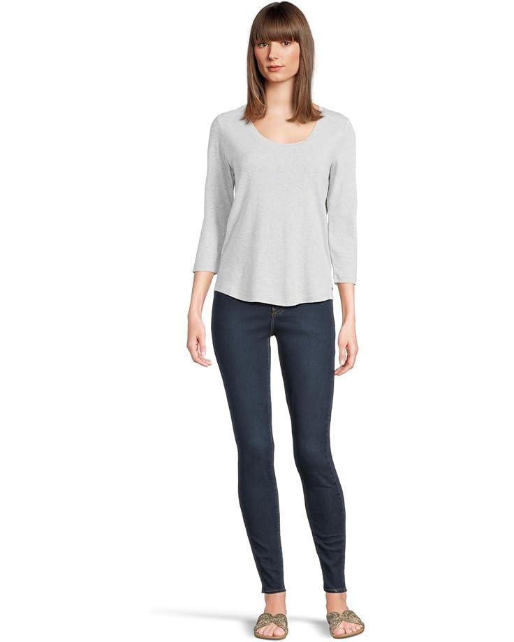 3/4 Sleeve V-Neck Tee with Curved Hem Product Image