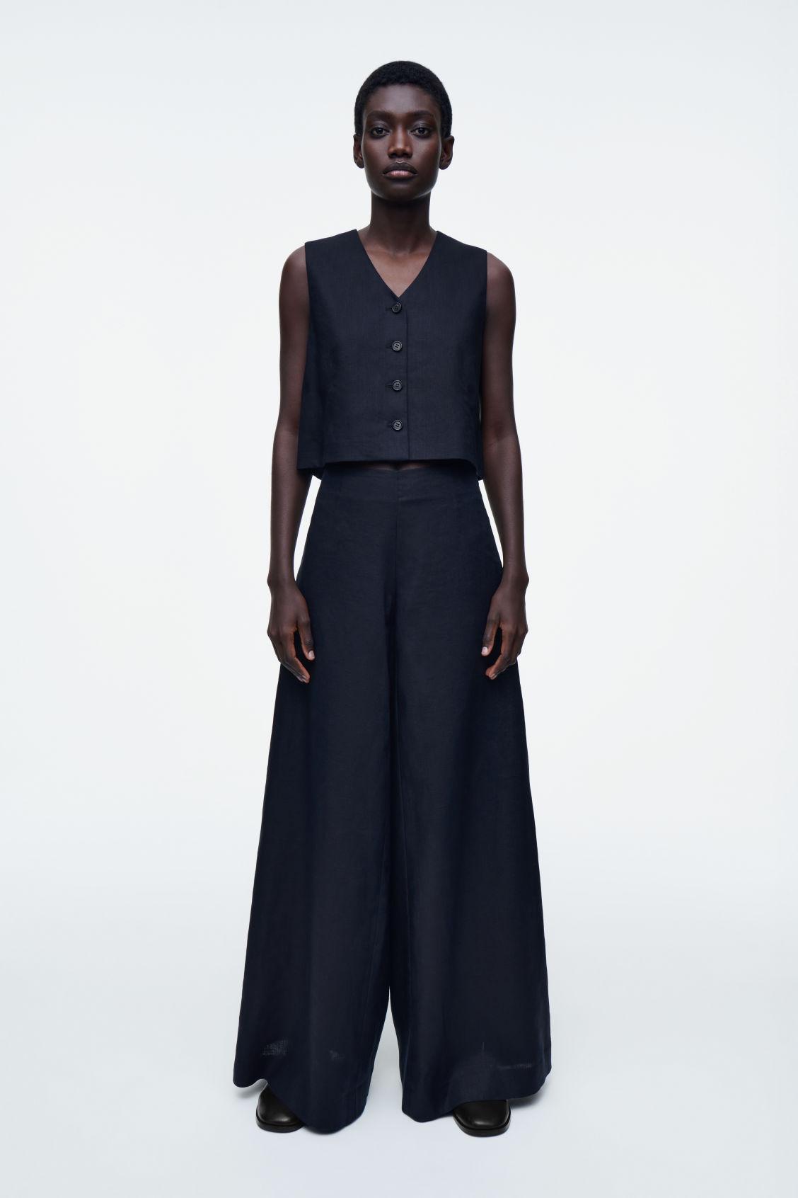 CROPPED LINEN WAISTCOAT Product Image