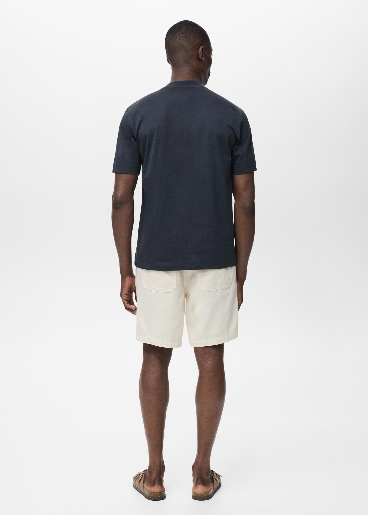 100% cotton t-shirt with embroidered detail - Men | MANGO USA Product Image