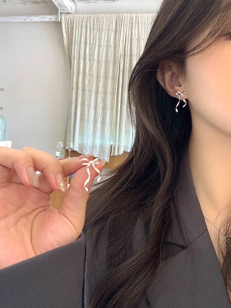Bow Stud Earring / Clip-On Earring Product Image