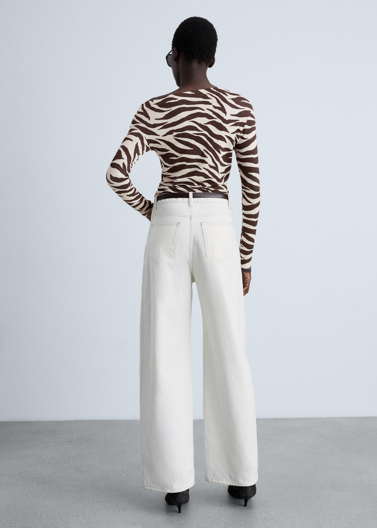 Zebra-print asymmetrical-neck t-shirt - Women | MANGO USA Product Image