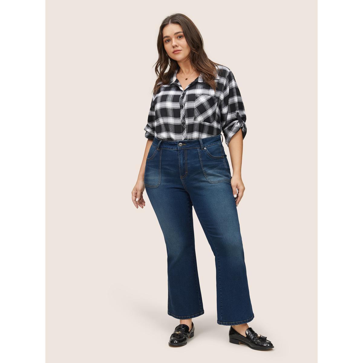 Plus Size Solid Slant Pocket Front Flare Leg Jeans Women Indigo Casual Plain Non High stretch Slanted pocket Jeans BloomChic 20/2X Product Image