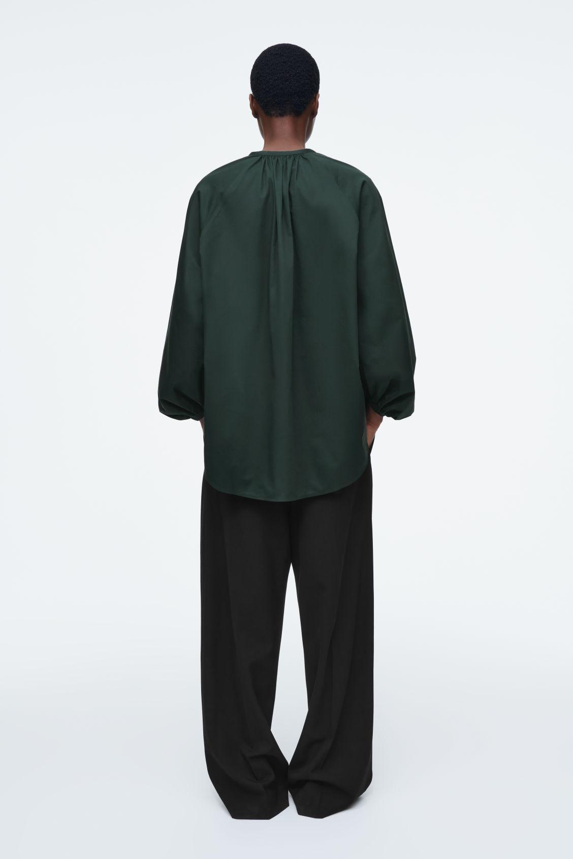 BALLOON-SLEEVE BLOUSE Product Image