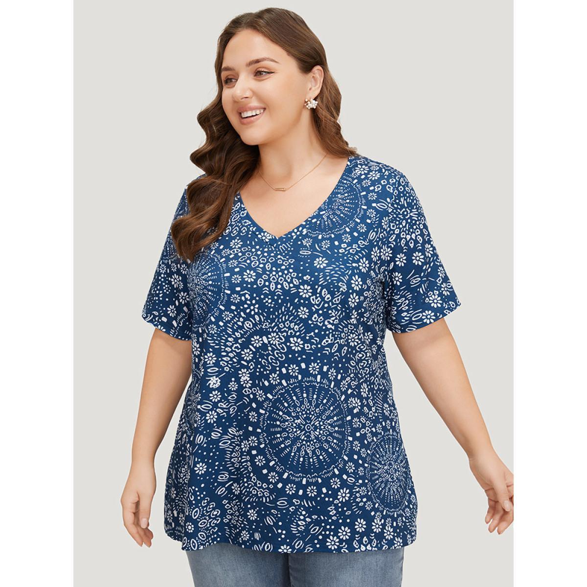 Plus Size Bandana Print V Neck Moderately Stretchy T-shirt Blue Women Elegant Bohemian Print V-neck Dailywear T-shirts BloomChic 26/4X Product Image
