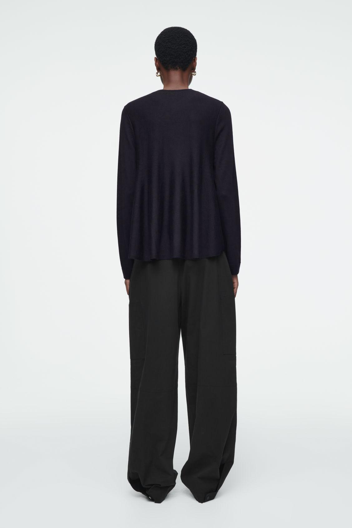 TRAPEZE MERINO WOOL JUMPER Product Image
