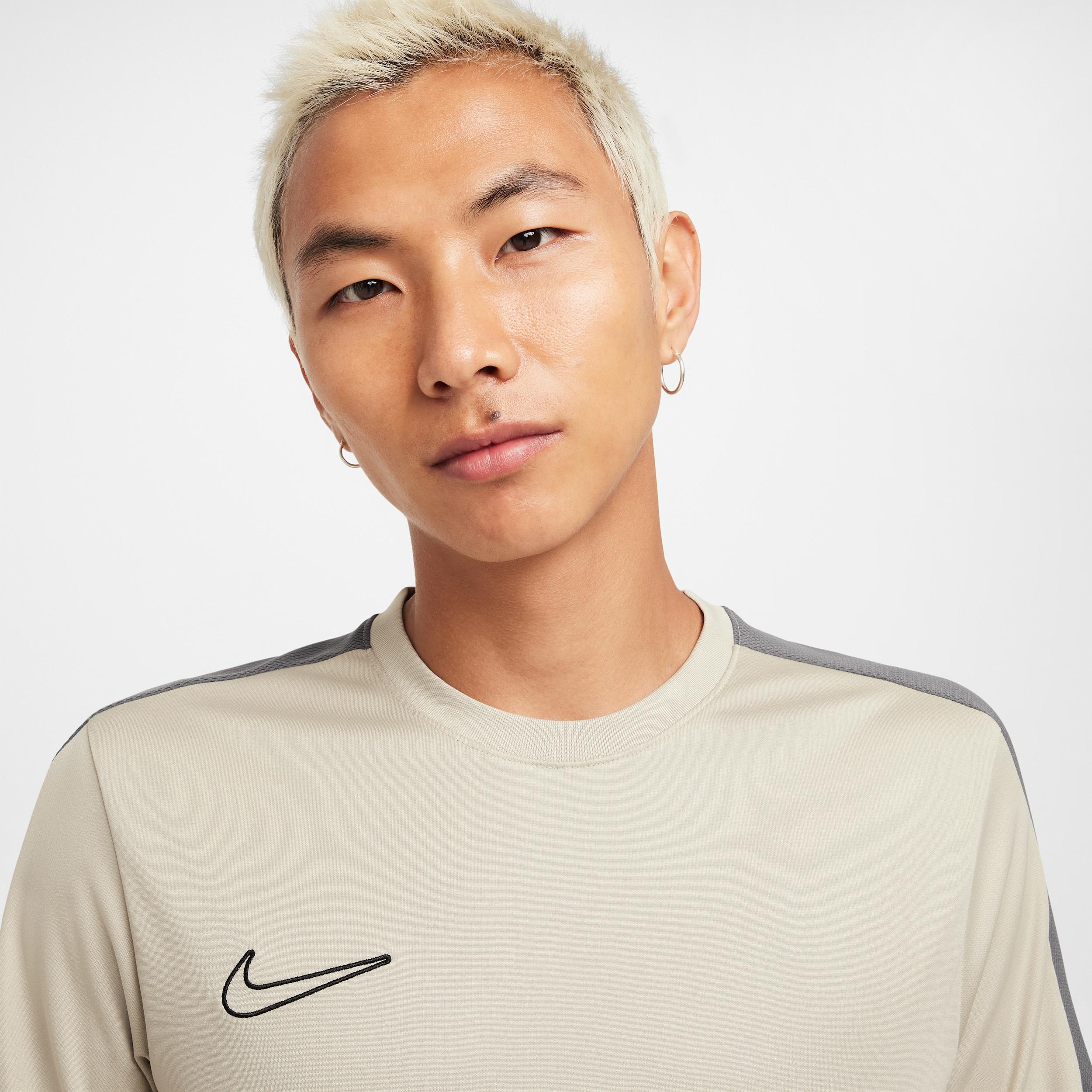Nike Academy Men's Dri-FIT Short-Sleeve Soccer Top Product Image