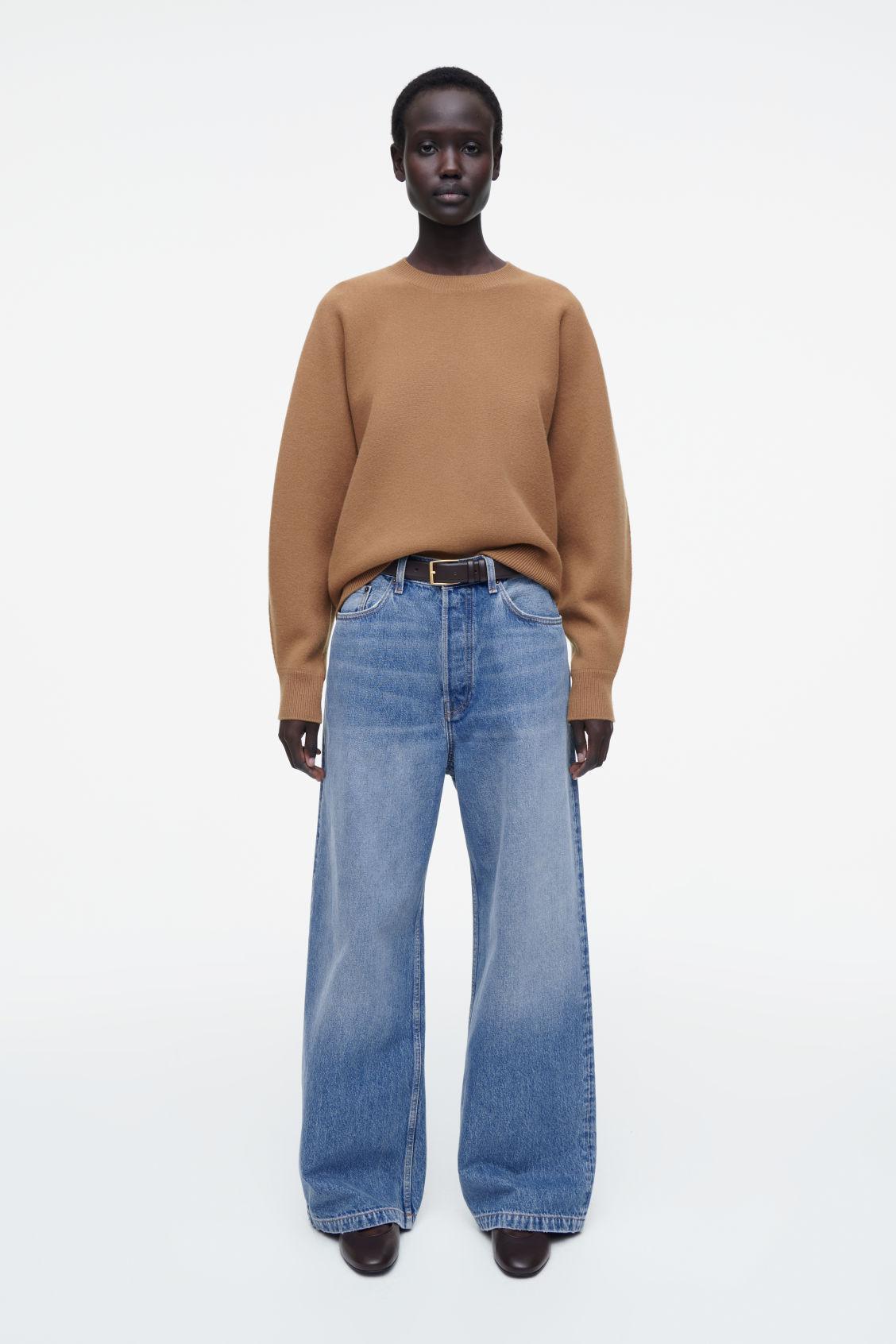 ROUNDED DOUBLE-FACED WOOL SWEATER Product Image