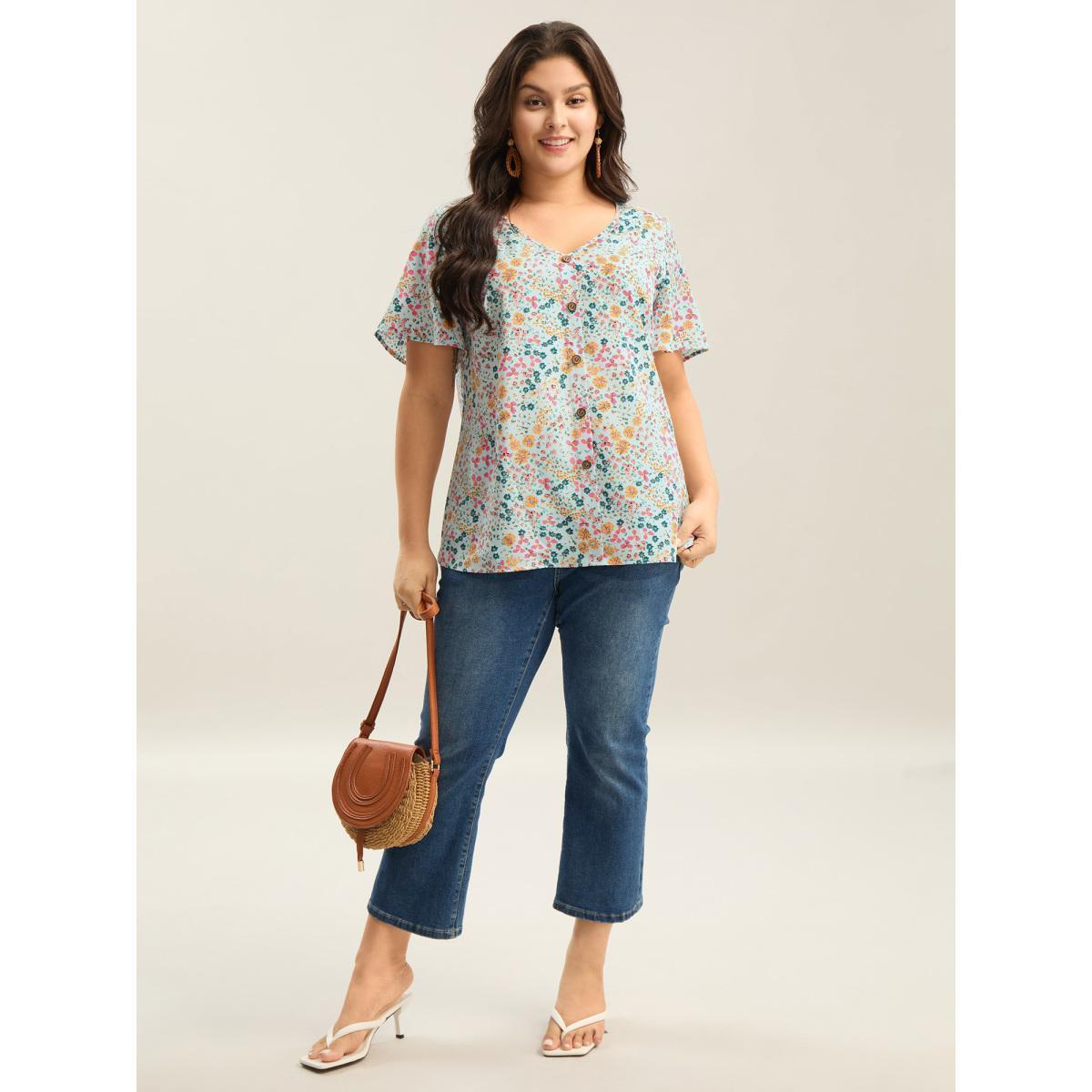 Plus Size LightBlue Floral Print V-Neck Flowy Blouse Women Short sleeve V-neck Vacation Blouses BloomChic 18-20/2X Product Image
