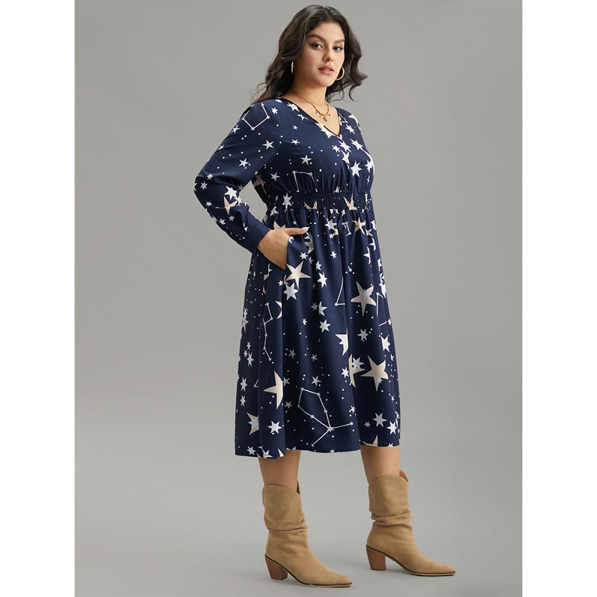 Plus Size Star Geometric Shirred Pocket Dress DarkBlue Women Vacation Printed V-neck Long Sleeve Curvy Midi Dress BloomChic 14-16/1X Product Image