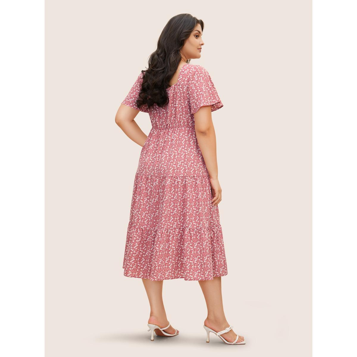 Plus Size Ditsy Floral Sweetheart Drawstring Pocket Tiered Dress DustyPink Women Elegant Non V-neck Short sleeve Curvy Midi Dress BloomChic 26/4X Product Image
