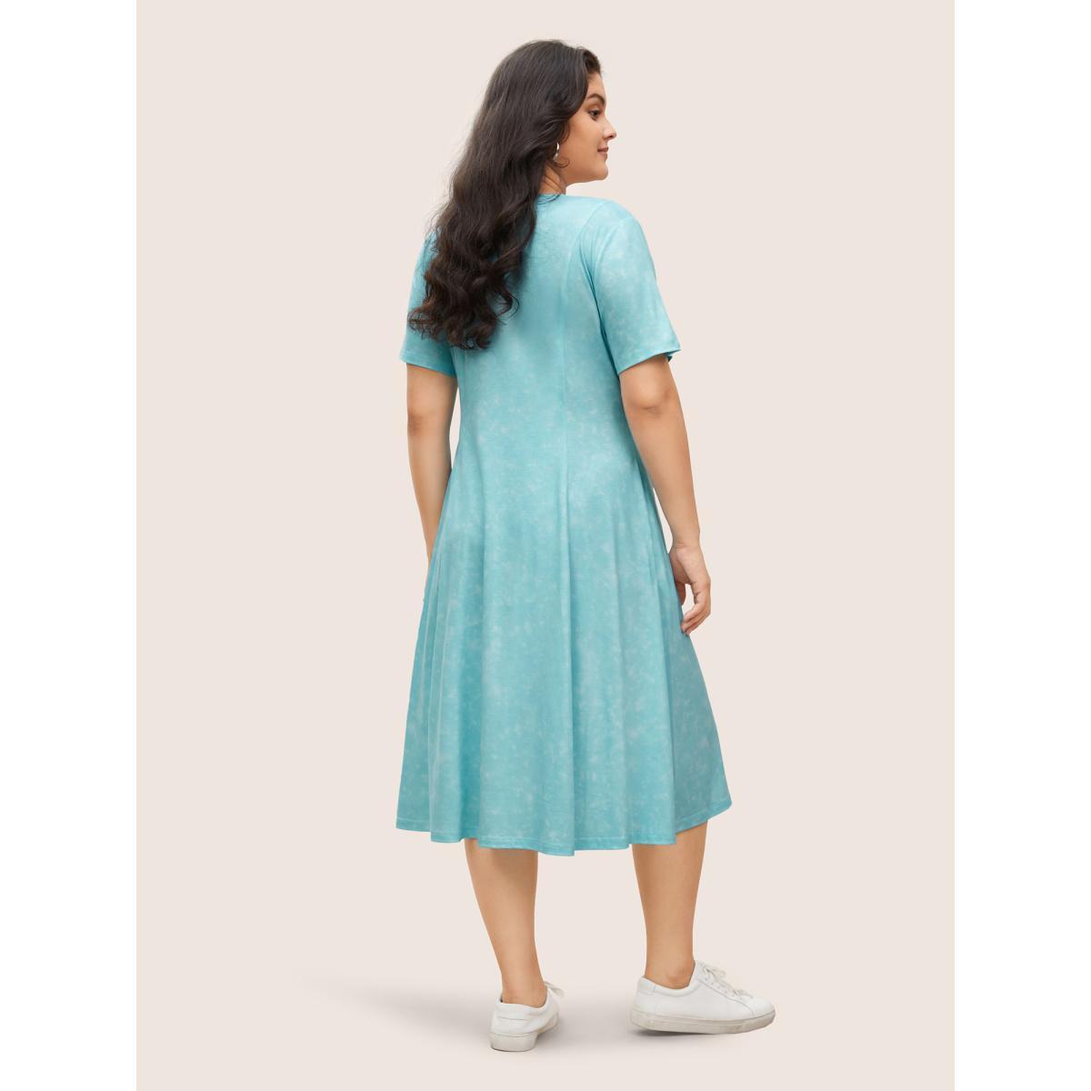 Plus Size Tie Dye V Neck Pocket Dress LightBlue Women Casual Non V-neck Short sleeve Curvy BloomChic 18-20/2X Product Image