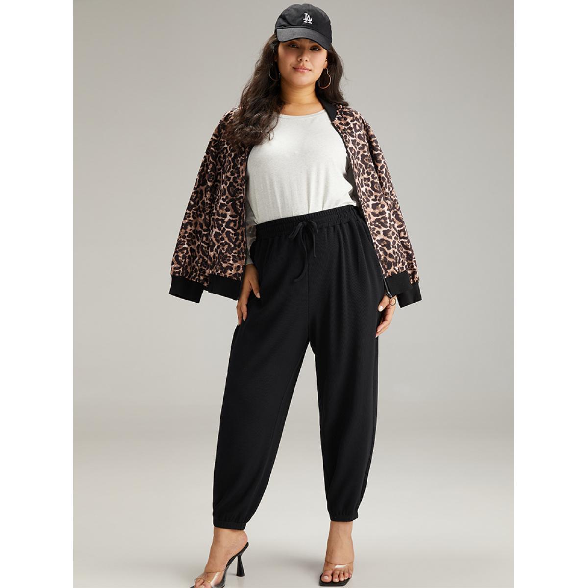 Plus Size Plain Texture Pocket Drawstring Elastic Waist Sweatpants Women Black Casual Harem High Rise Dailywear Pants BloomChic 22-24/3X Product Image