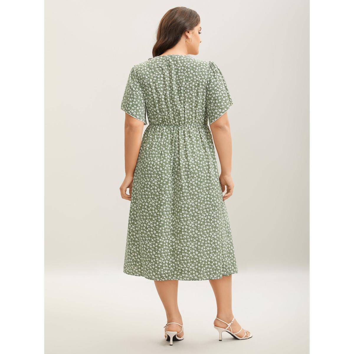 Plus Size Ditsy Floral Print Flared Sleeve Midi Dress Greenbean Women Non Short sleeve Curvy BloomChic 18-20/2X Product Image