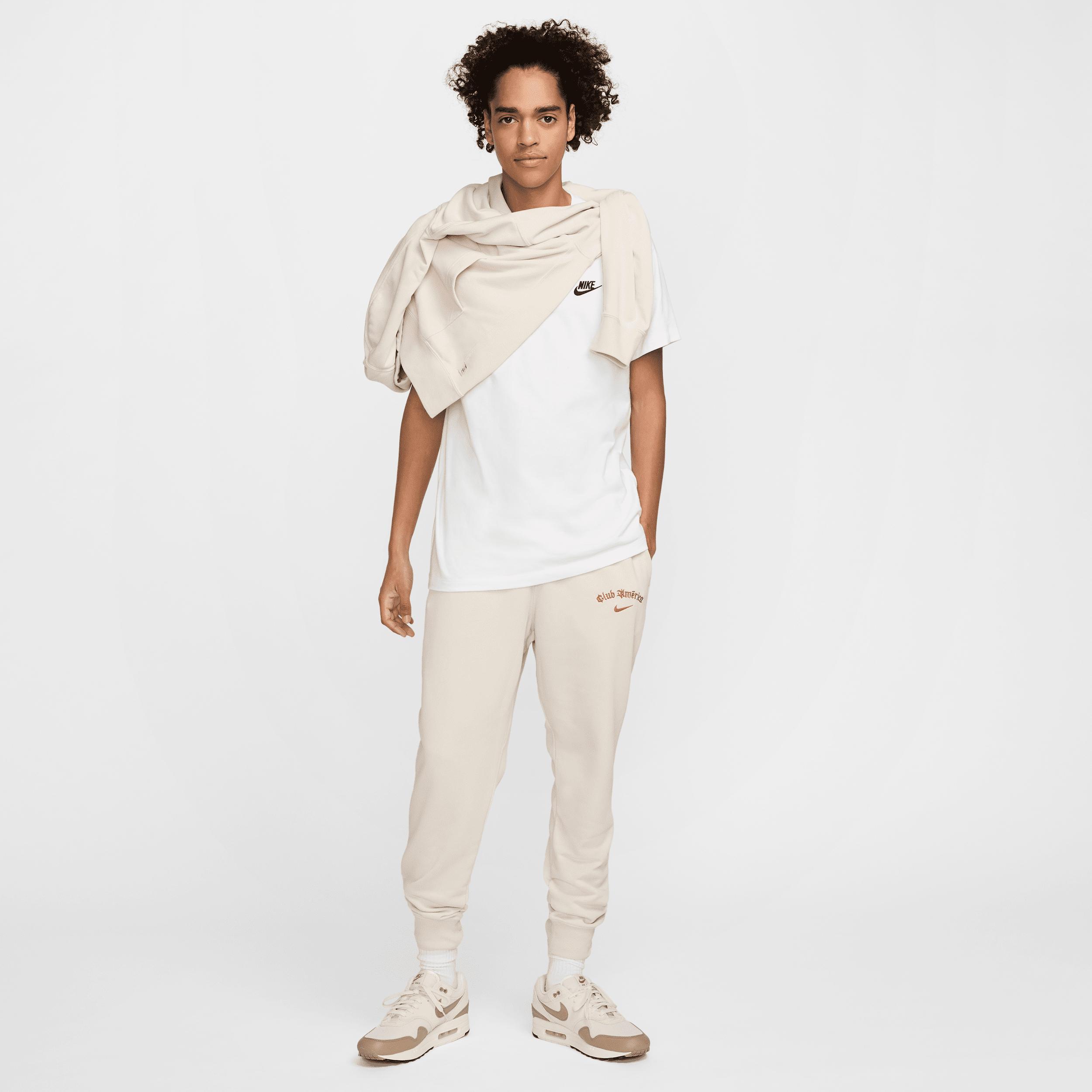 Club AmÃ©rica Club Special Edition Nike Men's Soccer French Terry Jogger Pants Product Image