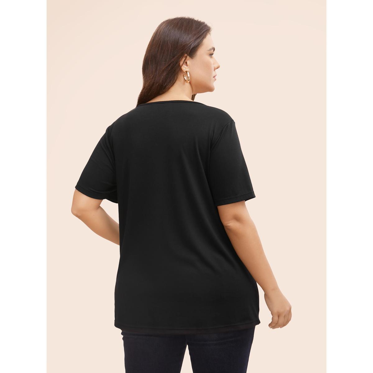 Plus Size Solid Cross Straps Eyelet T-shirt Black Women Casual Eyelet V-neck Everyday T-shirts BloomChic 30/6X Product Image