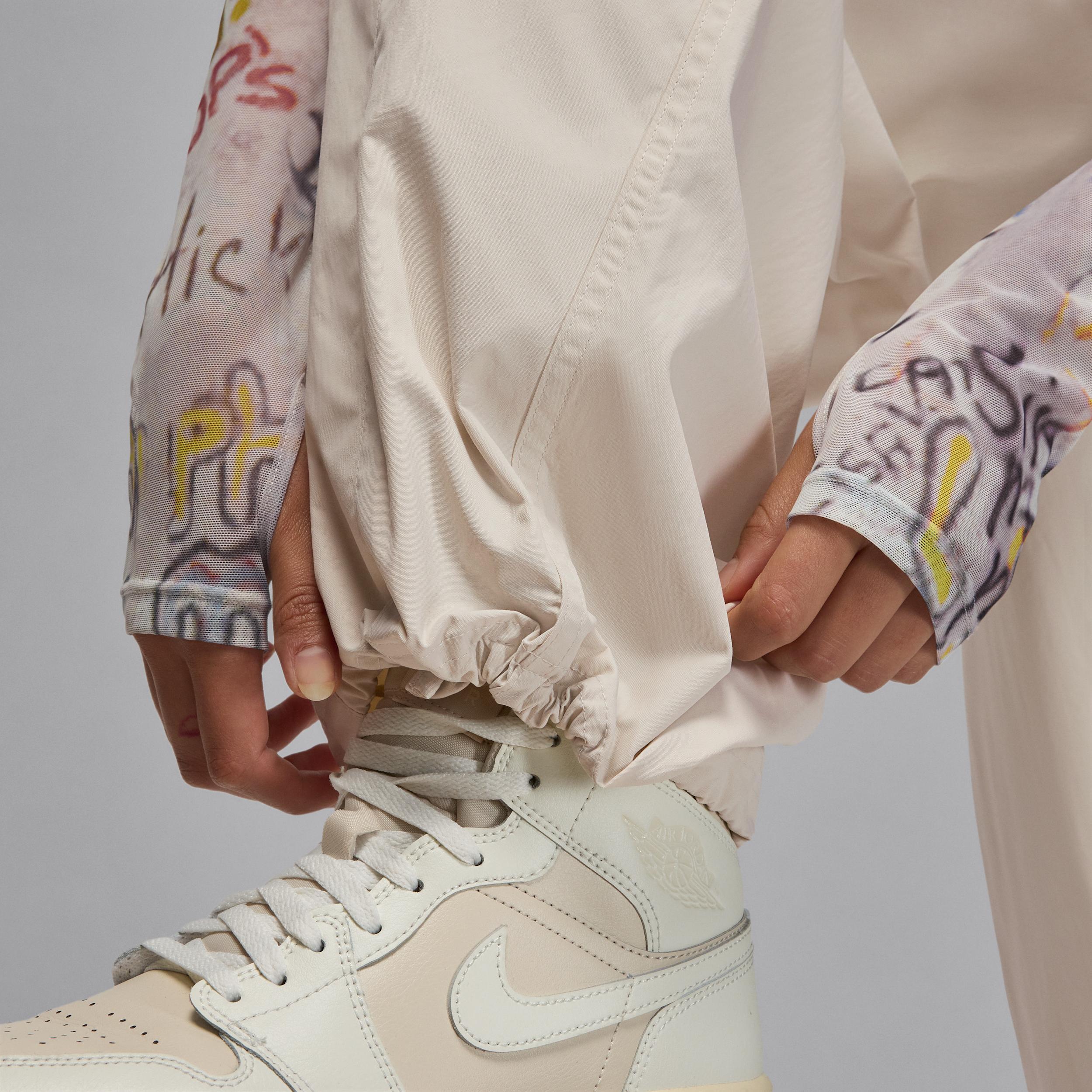 Women's Jordan Flight Chicago Parachute Pants Product Image