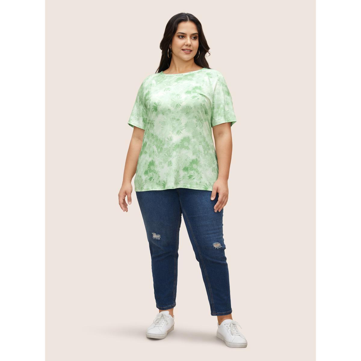 Plus Size Tie Dye Flowers Round Neck Raglan Sleeve T-shirt Green Women Casual Contrast Natural Flowers Round Neck Everyday T-shirts BloomChic 30/6X Product Image