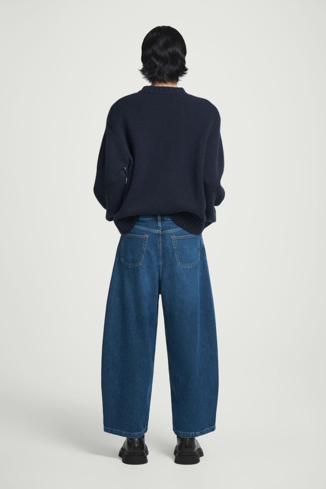 CASK BARREL-LEG JEANS Product Image