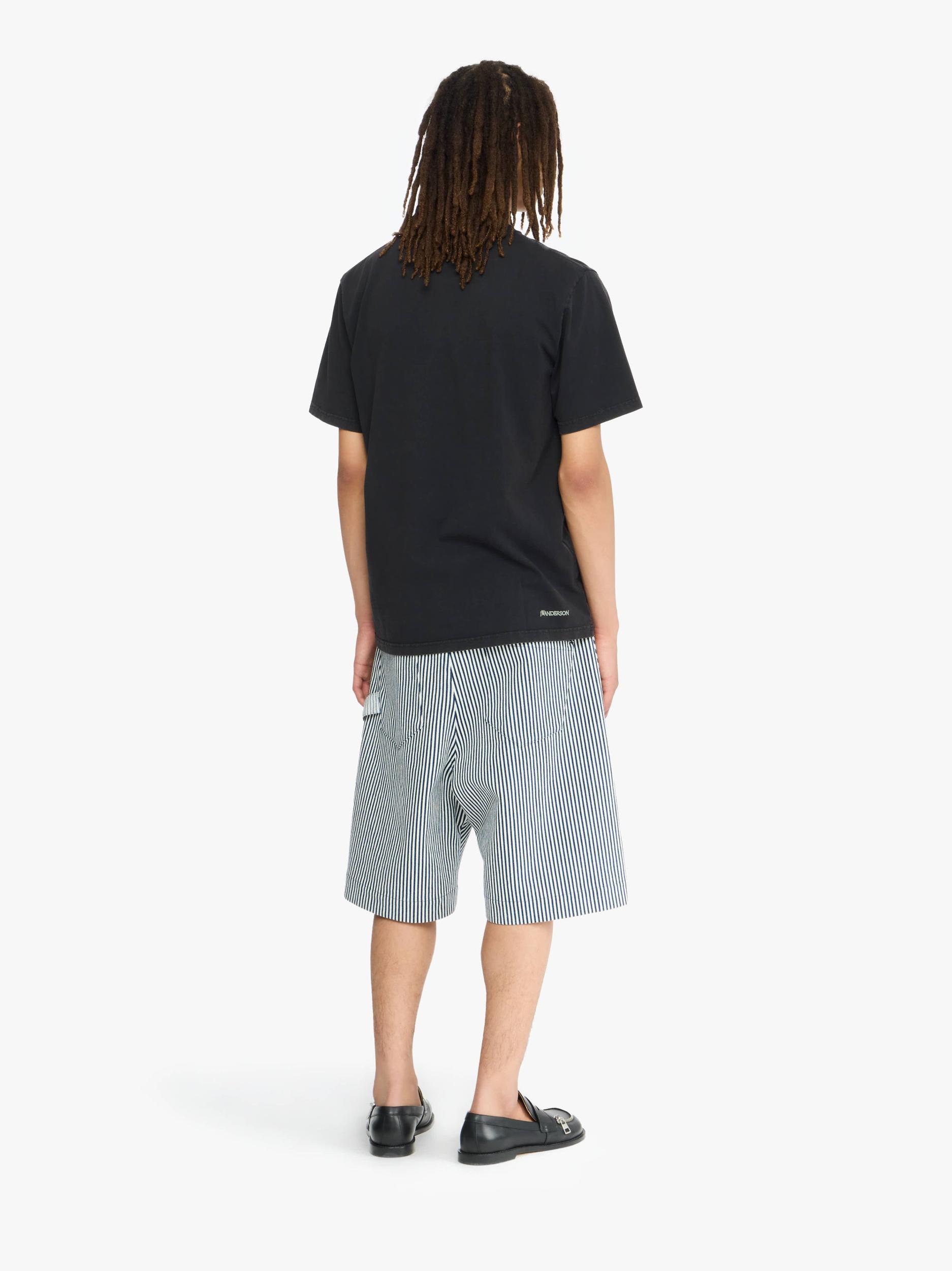 CONTRAST EMBROIDERY T-SHIRT Product Image