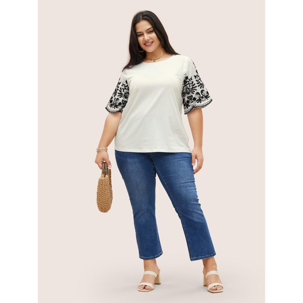 Plus Size Round Neck Floral Embroidered Scalloped Trim T-shirt White Women Resort Contrast Round Neck Vacation T-shirts BloomChic 22-24/3X Product Image