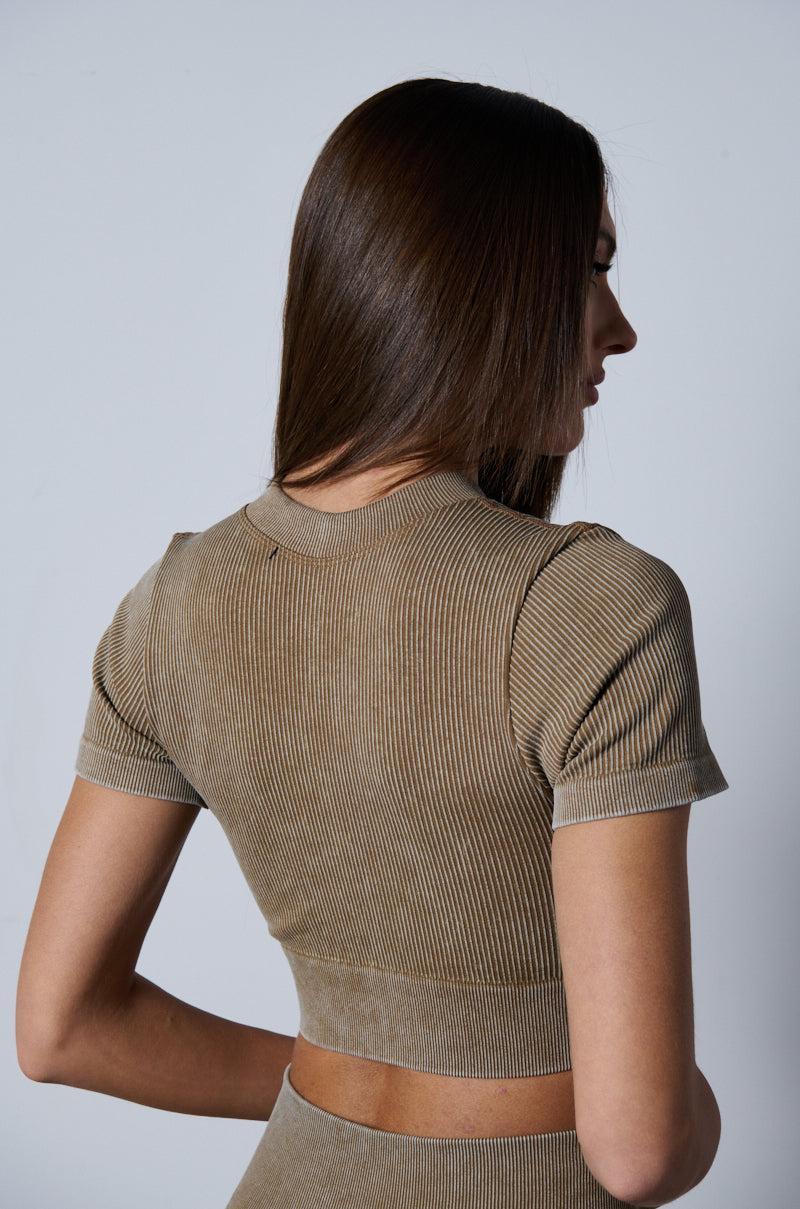 ON THE GO RIBBED ZIP UP TOP Product Image