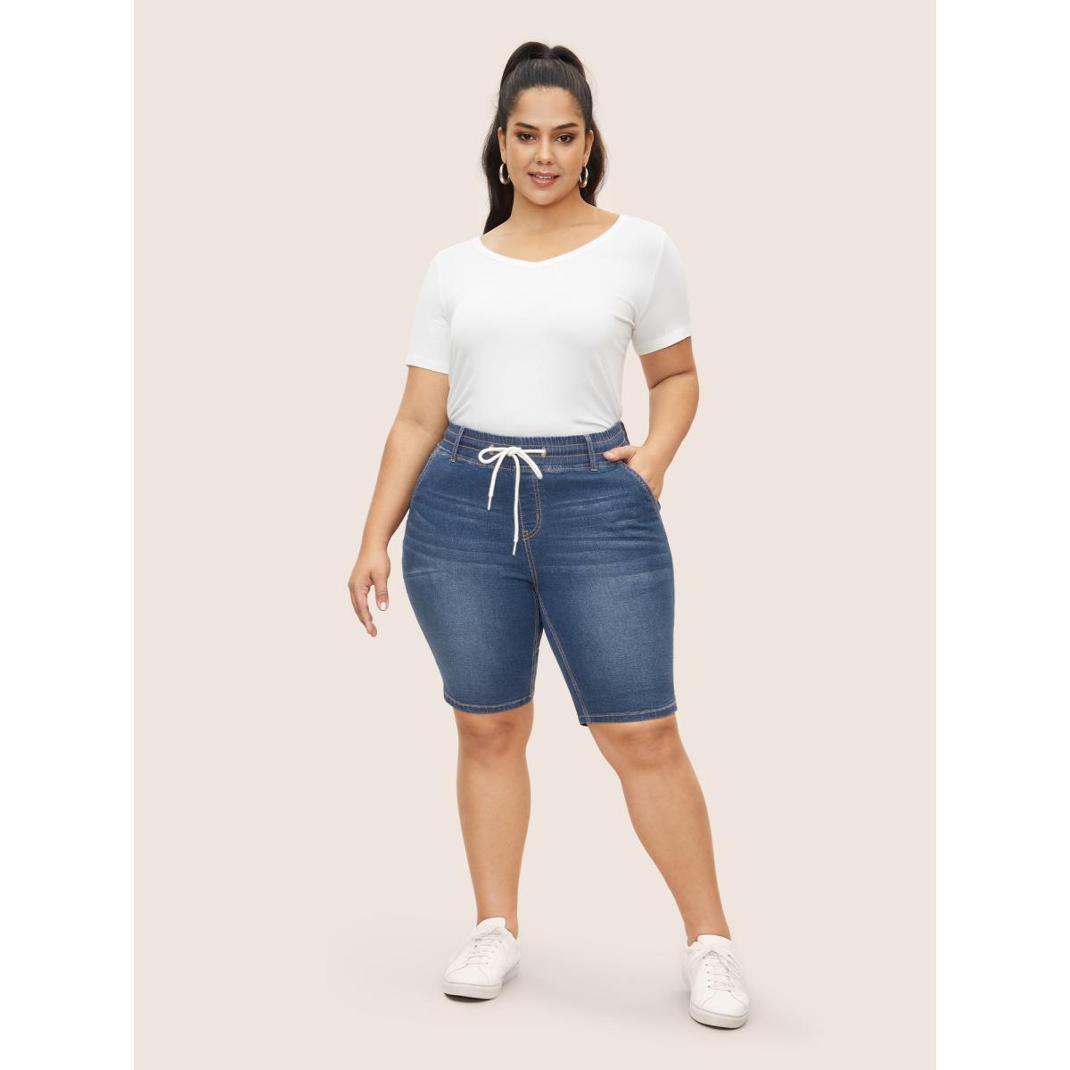 Plus Size Dark Wash Drawstring Slit Hem Denim Shorts Women Denimlightblue Drawstring High stretch Everyday Slanted pocket Casual Denim Shorts BloomChic 26/4X Product Image