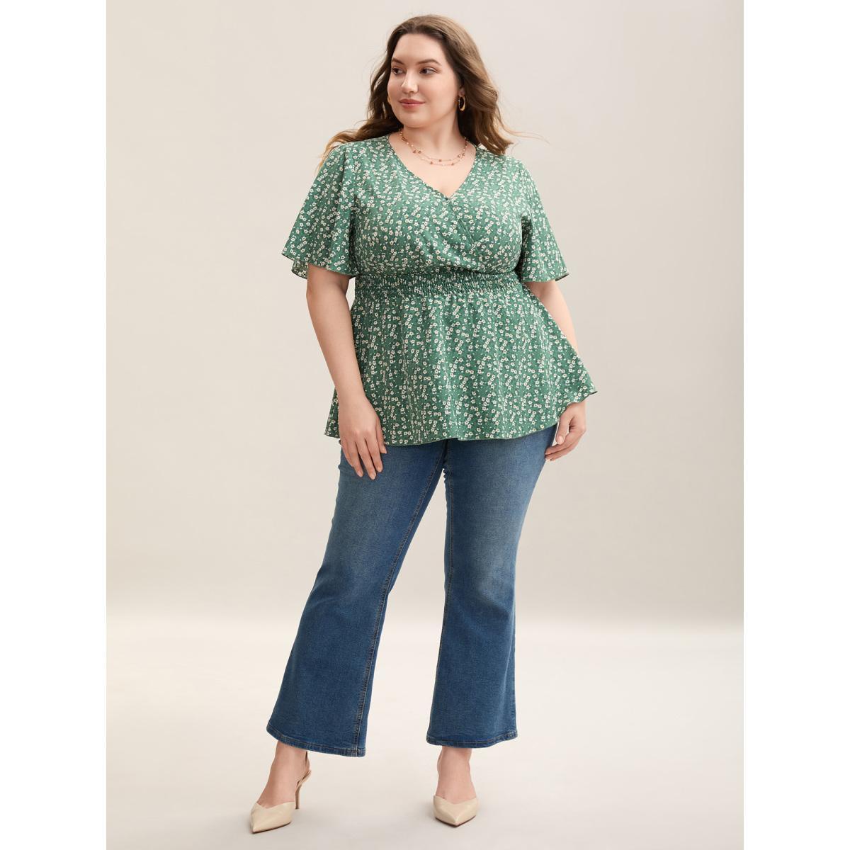 Plus Size Emerald Floral Print Shirred Waist Cinched Blouse Women Elegant Short sleeve Overlap Collar Everyday Blouses BloomChic 26/4X Product Image